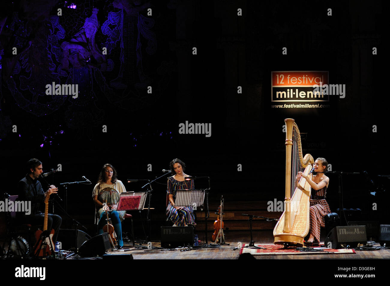 BARCELONA, Spanien - 20 JAN: Joanna Newsom führt auf Palau De La Musica am 20. Januar 2011 in Barcelona. Stockfoto
