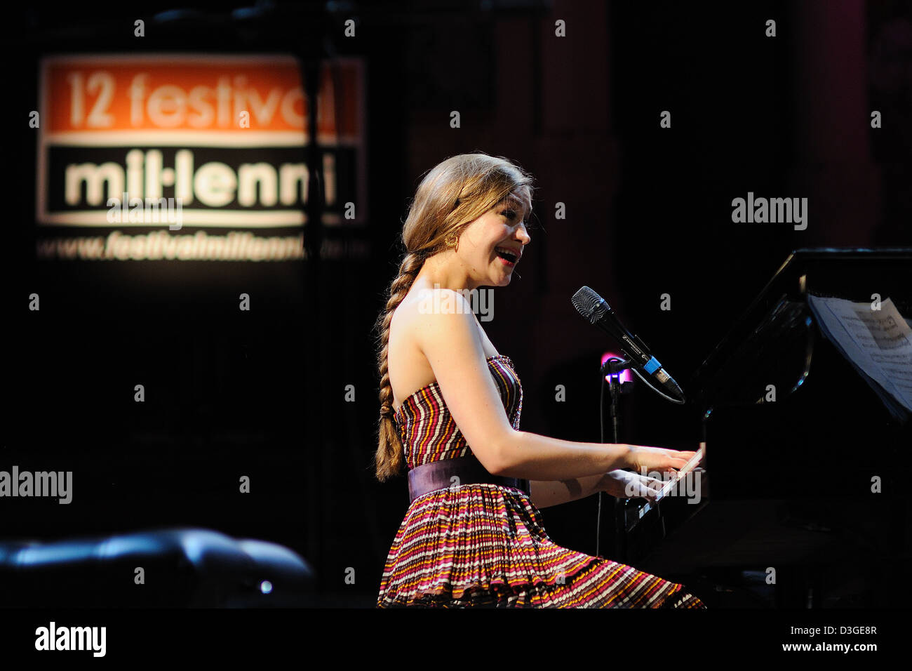 BARCELONA, Spanien - 20 JAN: Joanna Newsom führt auf Palau De La Musica am 20. Januar 2011 in Barcelona. Stockfoto