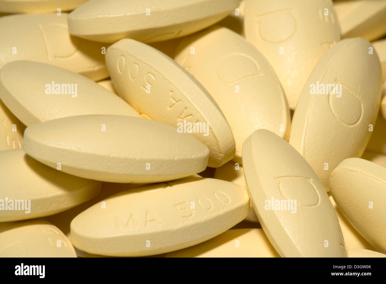 Mefenamic Säure Tabletten Ponstan Magen Krämpfe Schmerzen Schmerzen Pillen  Stockfotografie - Alamy