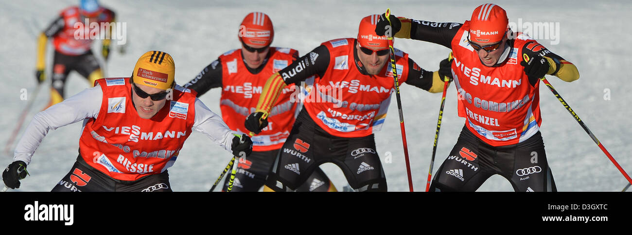 Eric Frenzel (R-L), Bjoern Kircheisen, Manuel Faisst und Fabian Riessle Deutschland in Aktion während der nordischen Kombination Trainingseinheit bei der nordischen Ski-WM in Val di Fiemme, Italien, 19. Februar 2013. Foto: Hendrik Schmidt/Dpa +++(c) Dpa - Bildfunk +++ Stockfoto