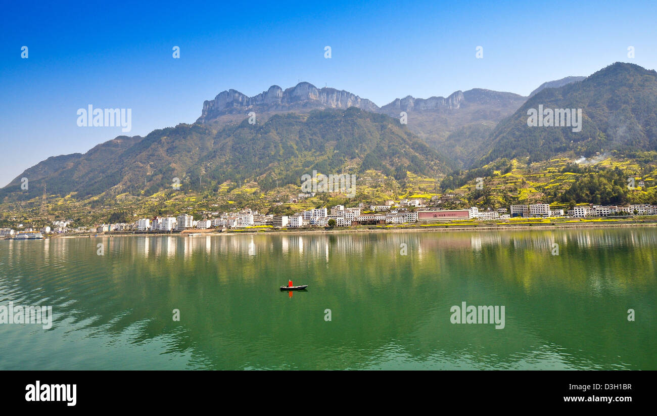 Stadt von Sandouping am Jangtse-Fluss - Yichang, China Stockfoto