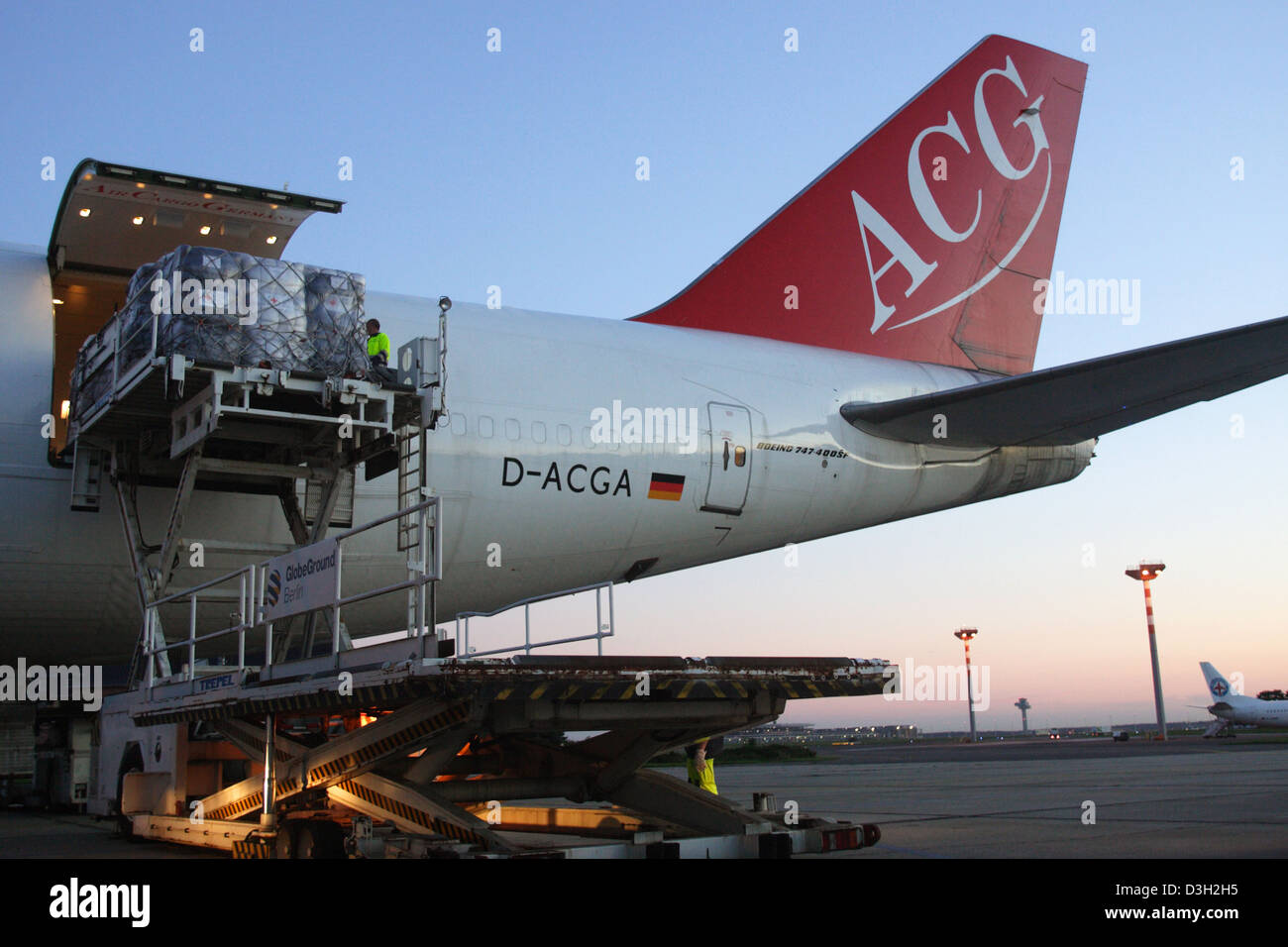 Schönefeld, Deutschland, Hilfsguetertransport des Deutschen Roten Kreuzes für Pakistan Stockfoto