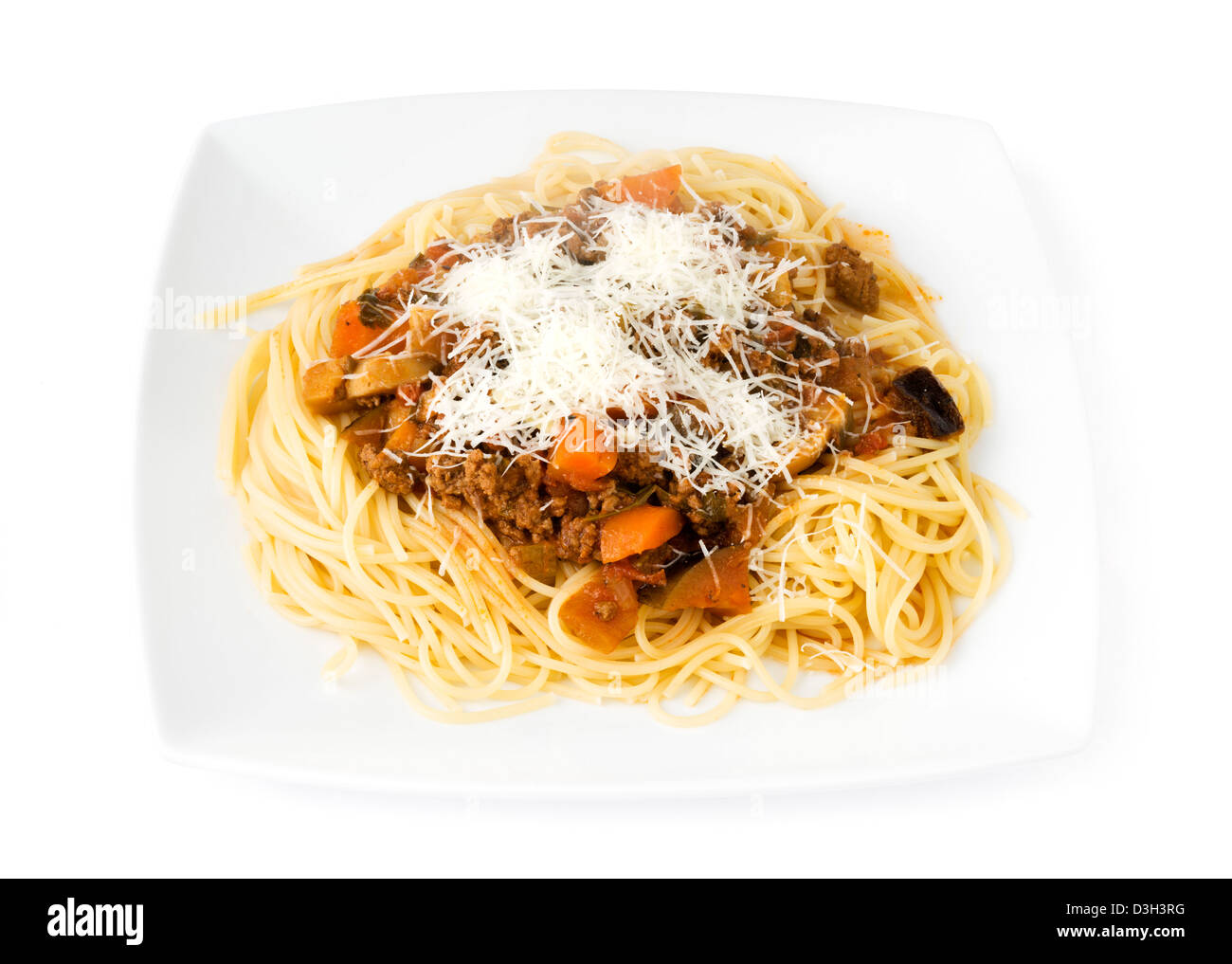 Teller mit hausgemachten Spaghett alla Bolognese mit frisch geriebenem Parmesan Stockfoto