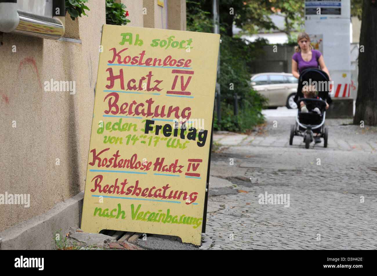 Berlin, Deutschland, Hartz-IV-Konsultationen in einer Kneipe Neukölln Stockfoto