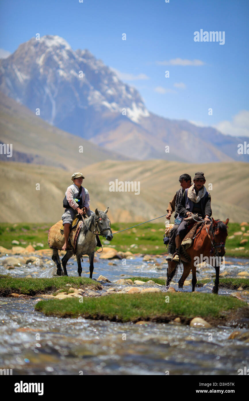 Überquerung des Flusses in den Wakhan-Korridor, Badakhshan, Afghanistan Stockfoto