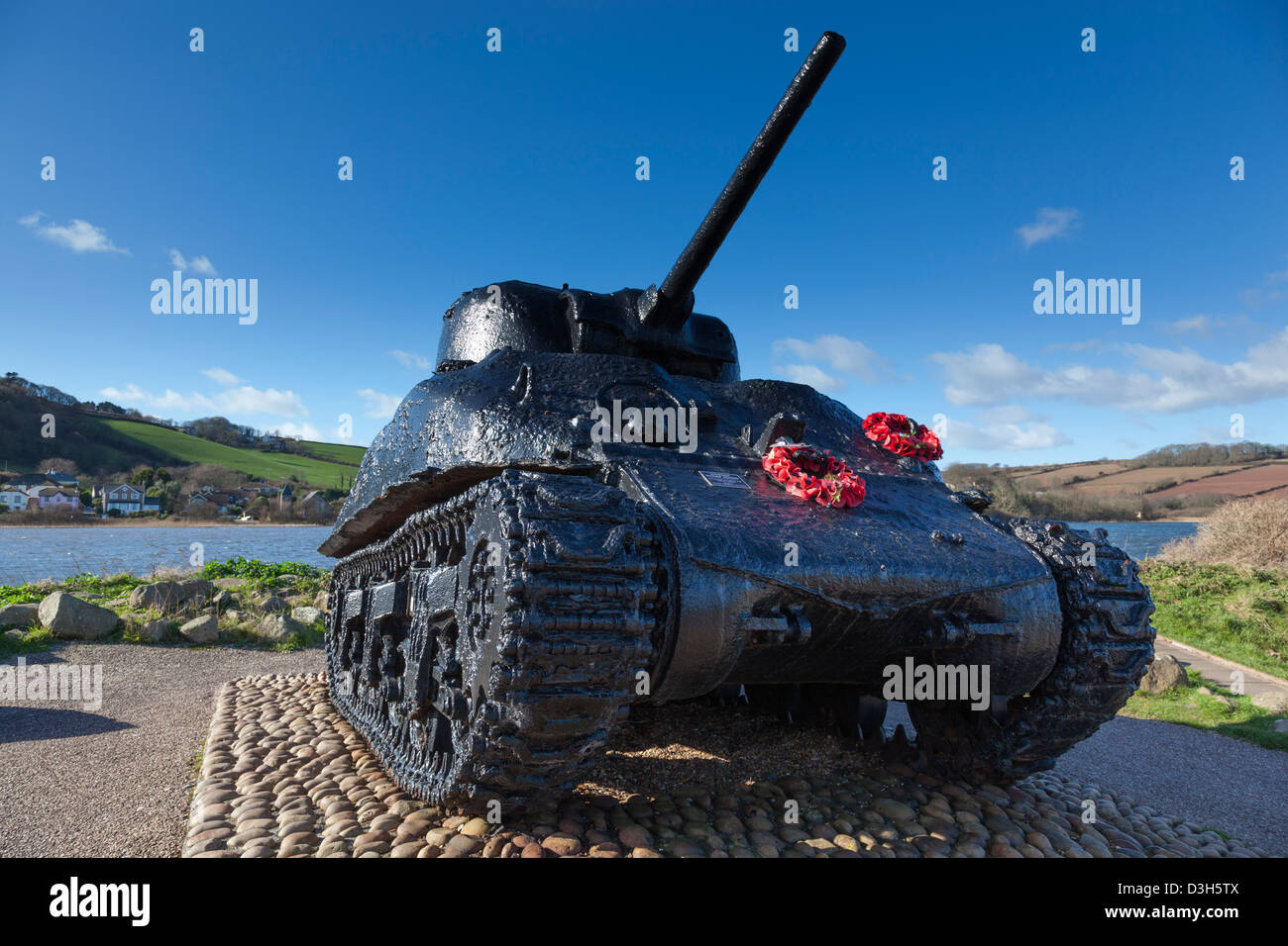 Wiederhergestellte WWII amerikanische Sherman-Panzer, ein Denkmal für Tiger (D-Day Landung Präparate) Slapton Sands, Devon ausüben. Stockfoto