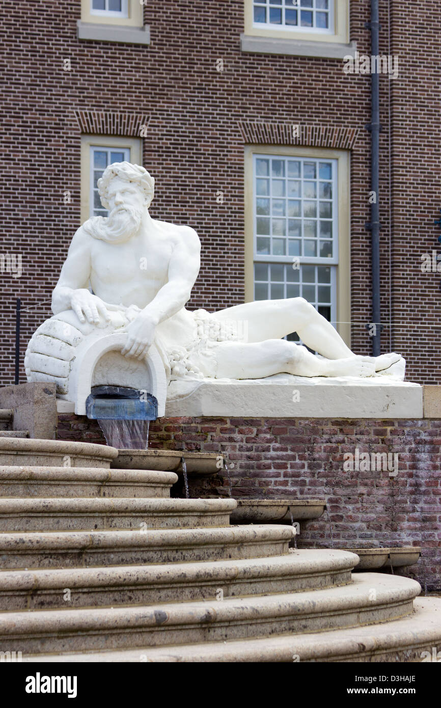 Statue an der Treppe von Het Loo Palace in Apeldoorn, Niederlande Stockfoto
