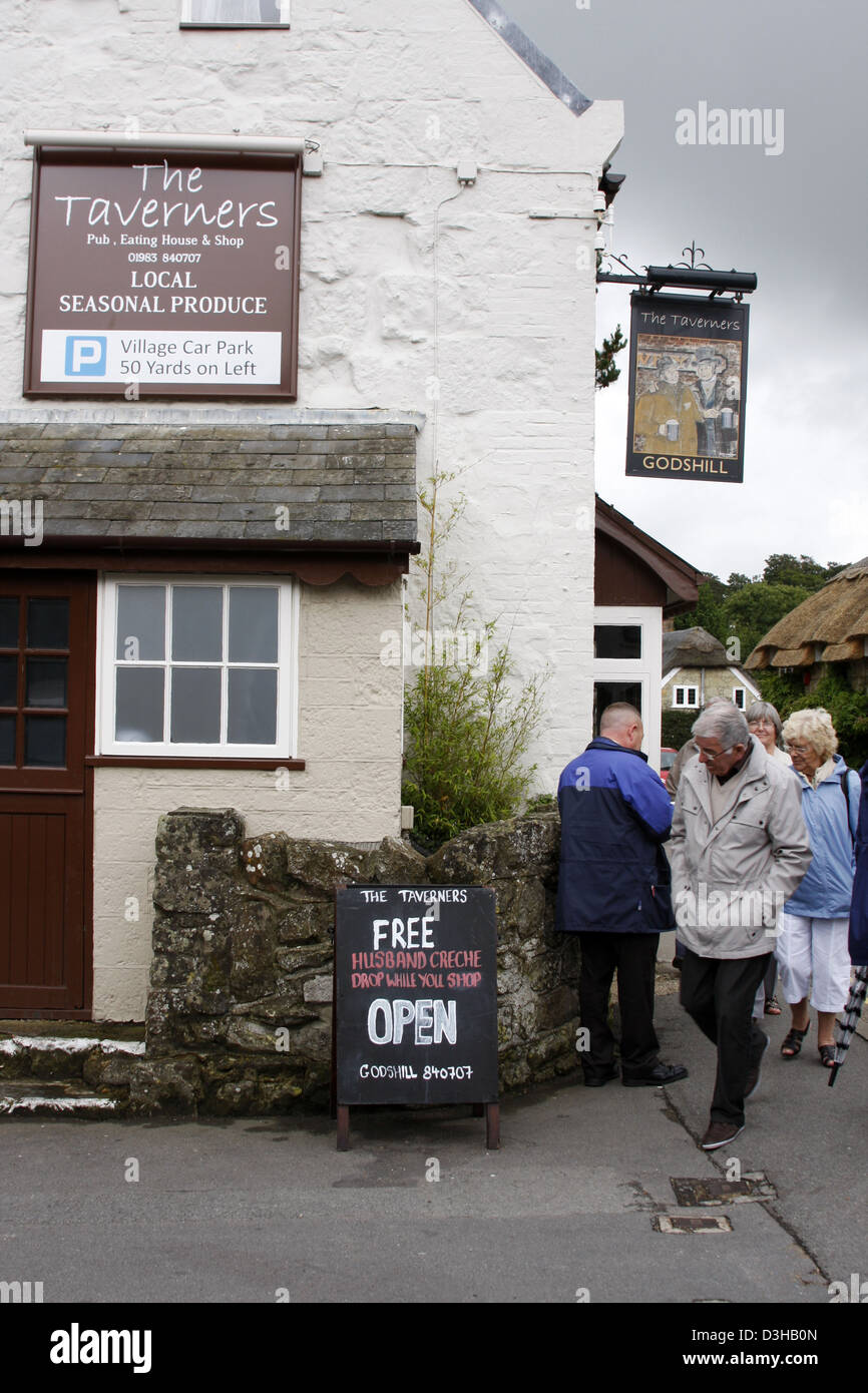 Die Taverners Arms Pub in Godshill, Isle Of Wight UK Stockfoto