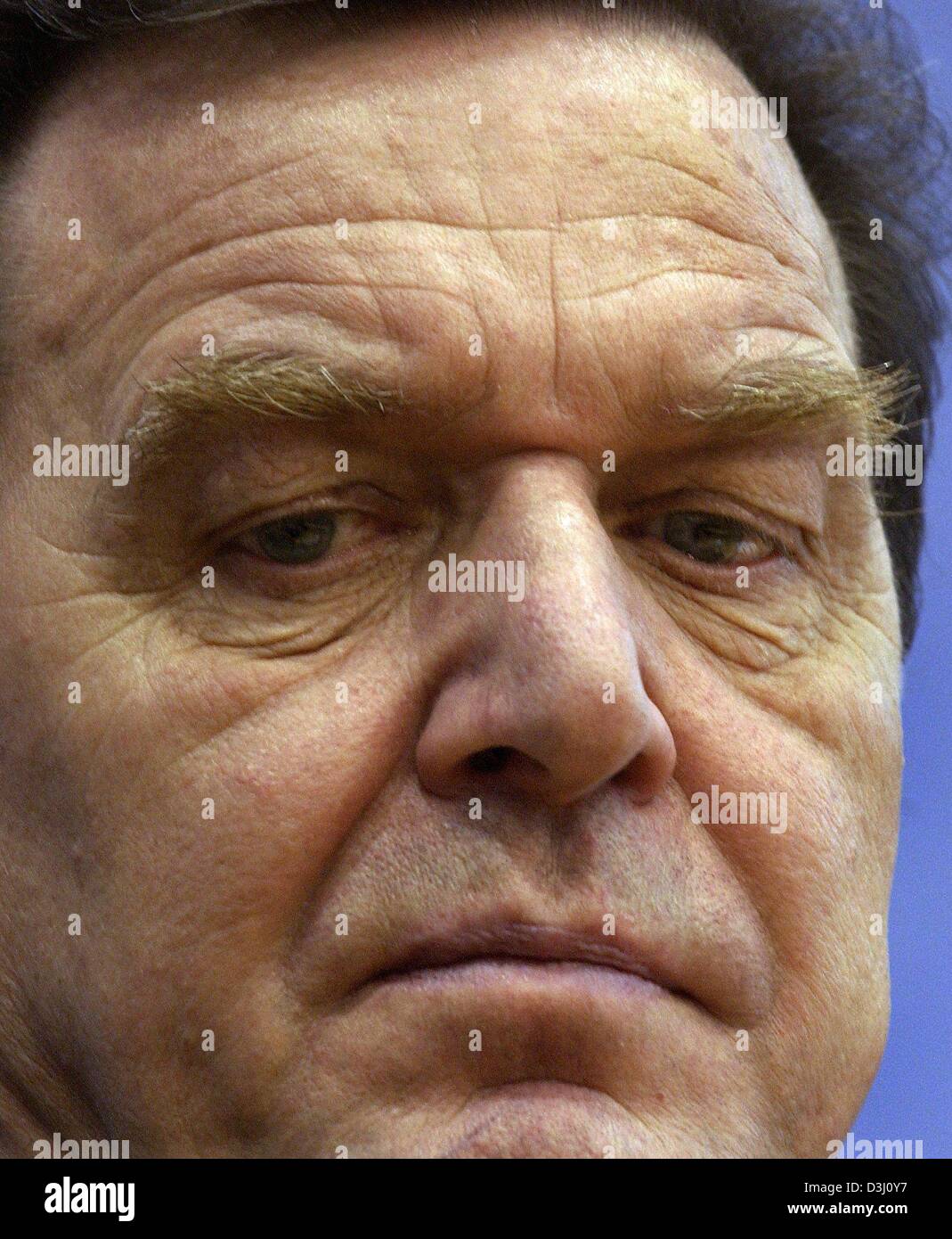 Chancellor gerhard schroeder spd Fotos und Bildmaterial in hoher