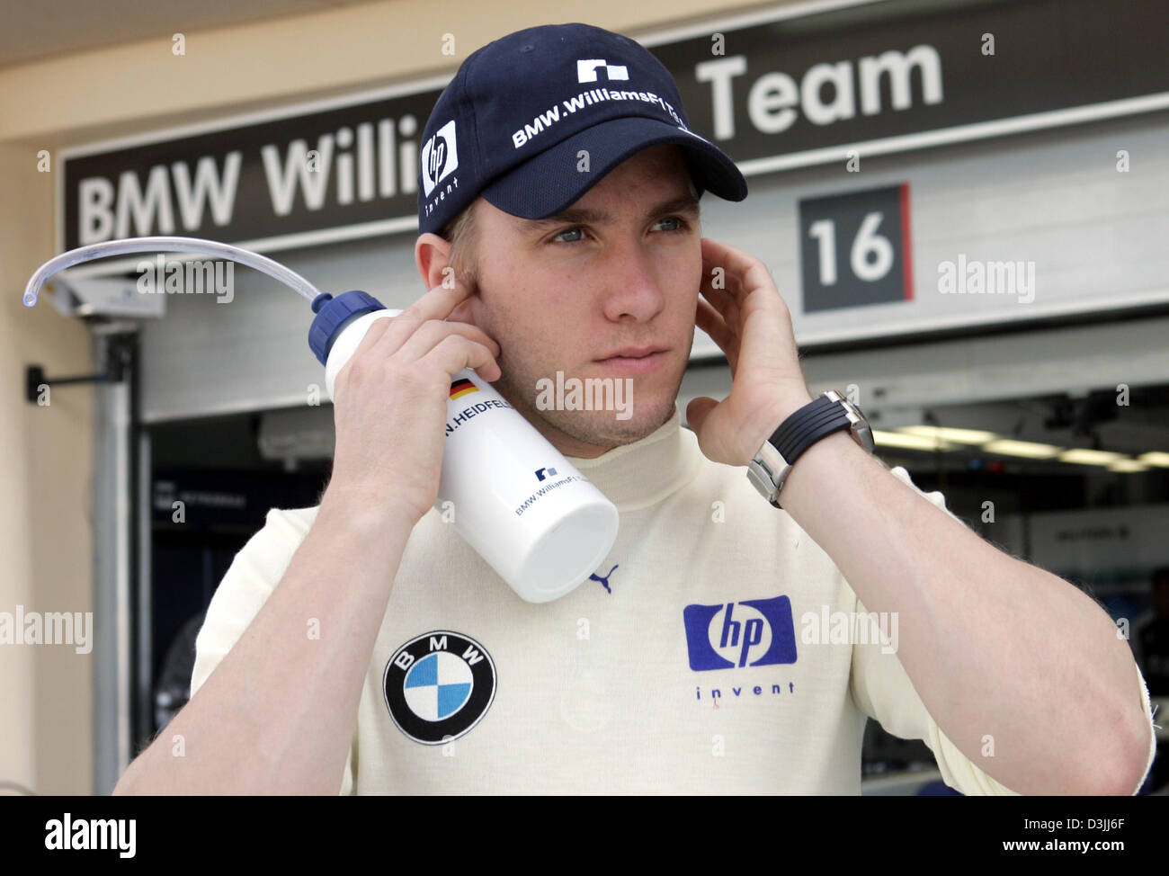 (Dpa) - deutsche Formel 1-Fahrer Nick Heidfeld BMW-Williams-Team bei der Formel1 verfolgen in der Nähe von Manama, Bahrain, 2. April 2005. Der Grand Prix von Bahrain fand am 3. April 2005. Stockfoto