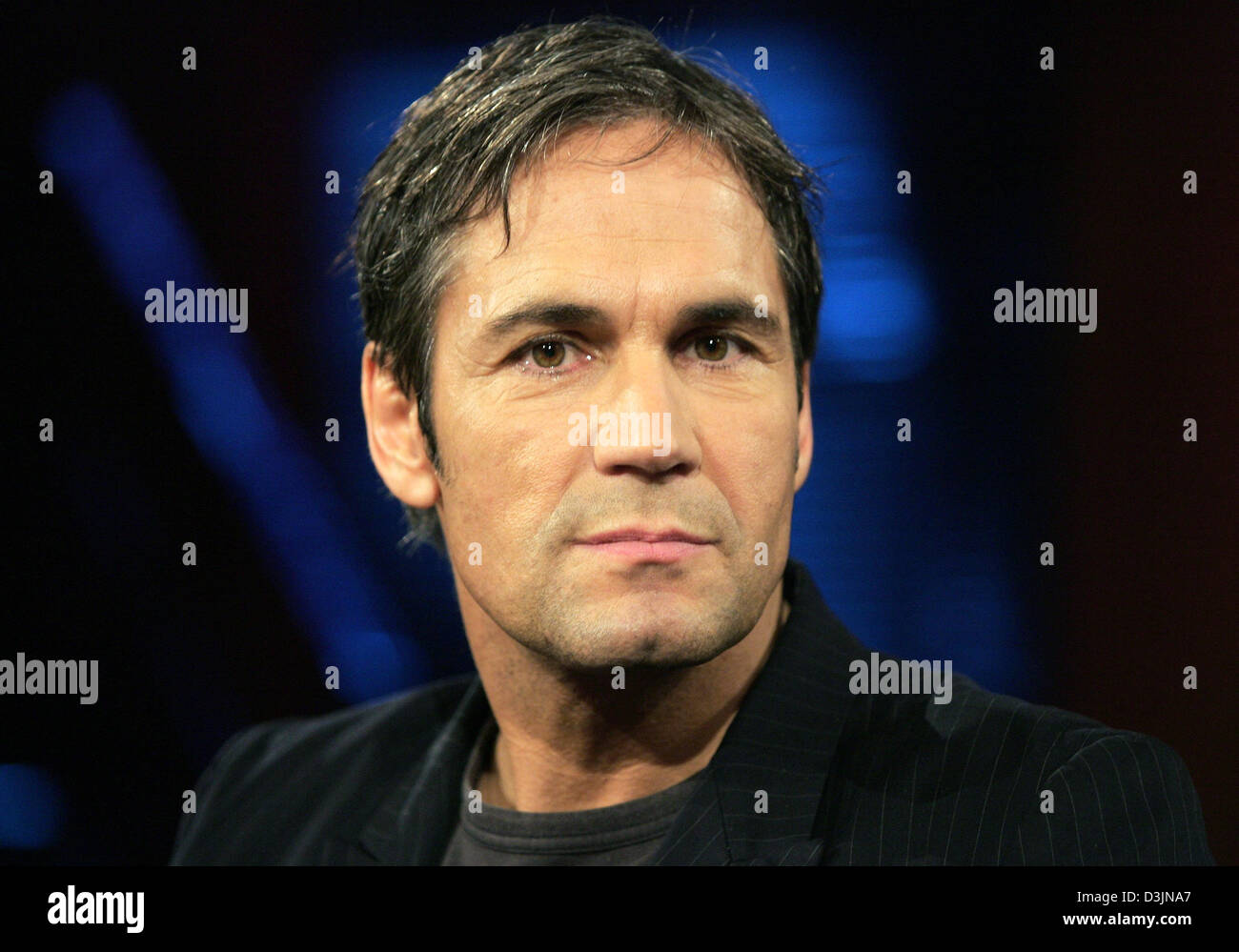 Dpa Jean Remy Von Matt Einer Der Grunder Der Renommierten Werbeagentur Jung Von Matt Jvm Abgebildet In Der Deutschen Talkshow Iii Nach Neun 09 03 In Bremen Deutschland 25 Februar 2005 Stockfotografie Alamy