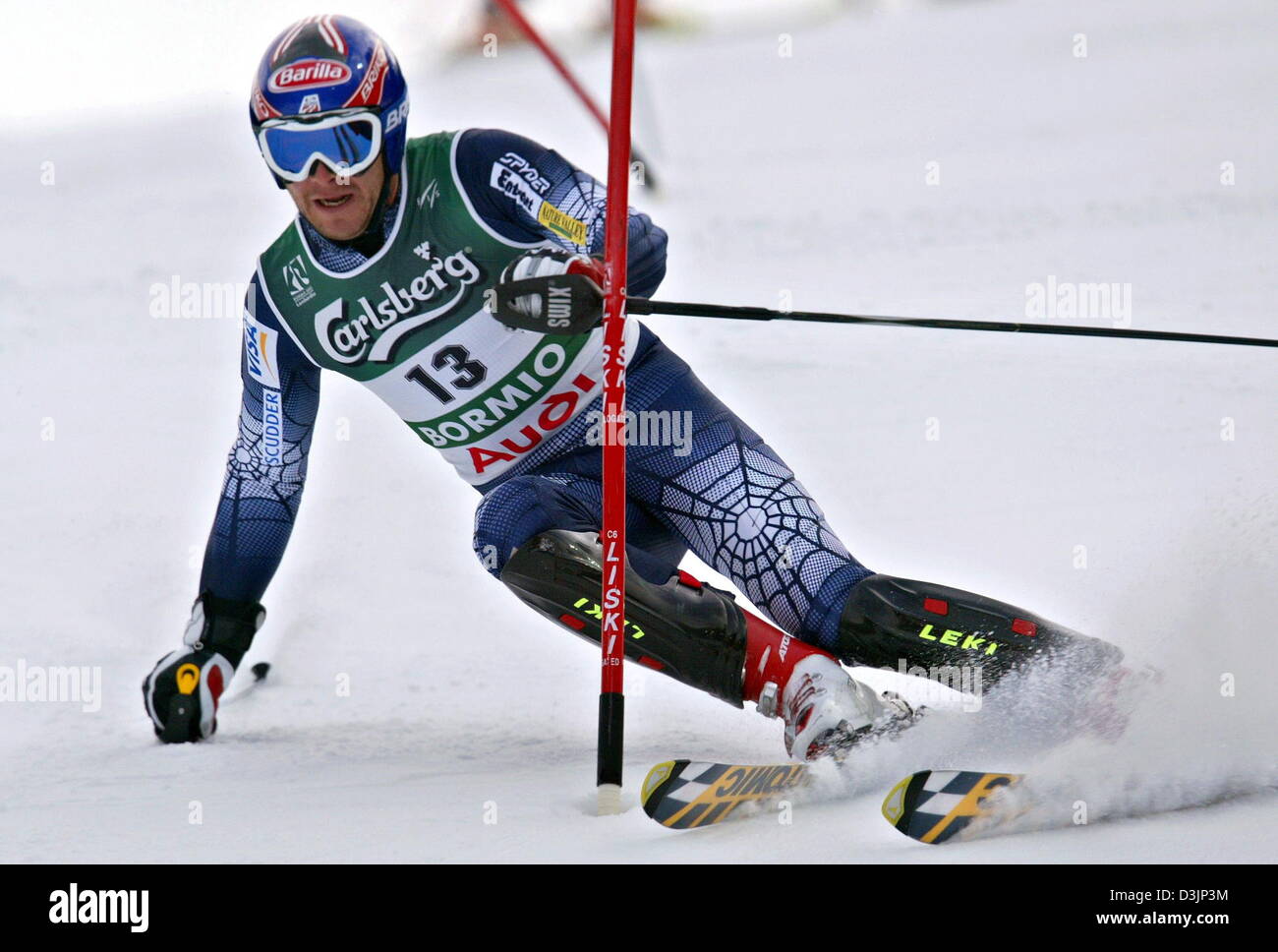 (Dpa) - US-Skifahrer Bode Miller Rennen bergab, während die Männer Slalom Veranstaltung bei der alpinen Ski-WM in Bormio, Italien, 12. Februar 2005. Stockfoto