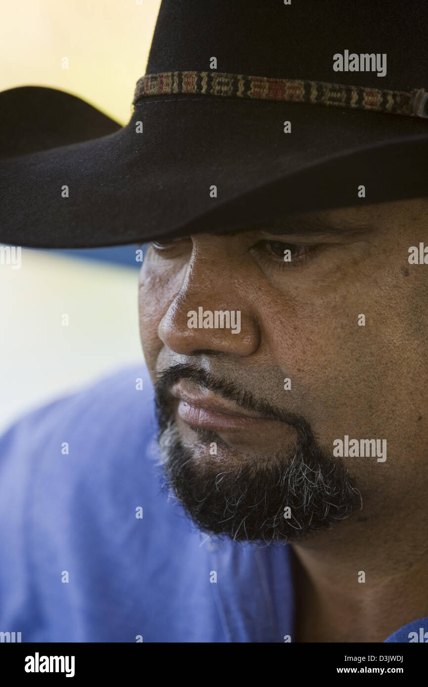 Peter Brandy unterhält während Ord Valley Muster Kulturveranstaltung, See Kununnura, East Kimberley Region, Western Australia Stockfoto
