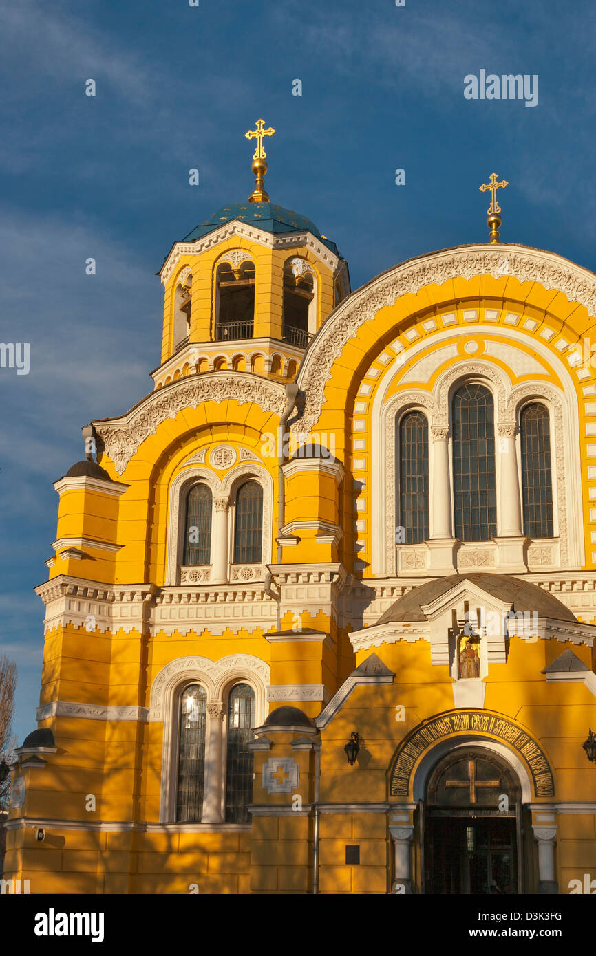 St. Volodymyr Cathedral gehört zu den wichtigsten Sehenswürdigkeiten von Kiew und die Mutter Kathedrale der ukrainischen orthodoxen Kirche erbaut im Jahre 1882 Stockfoto