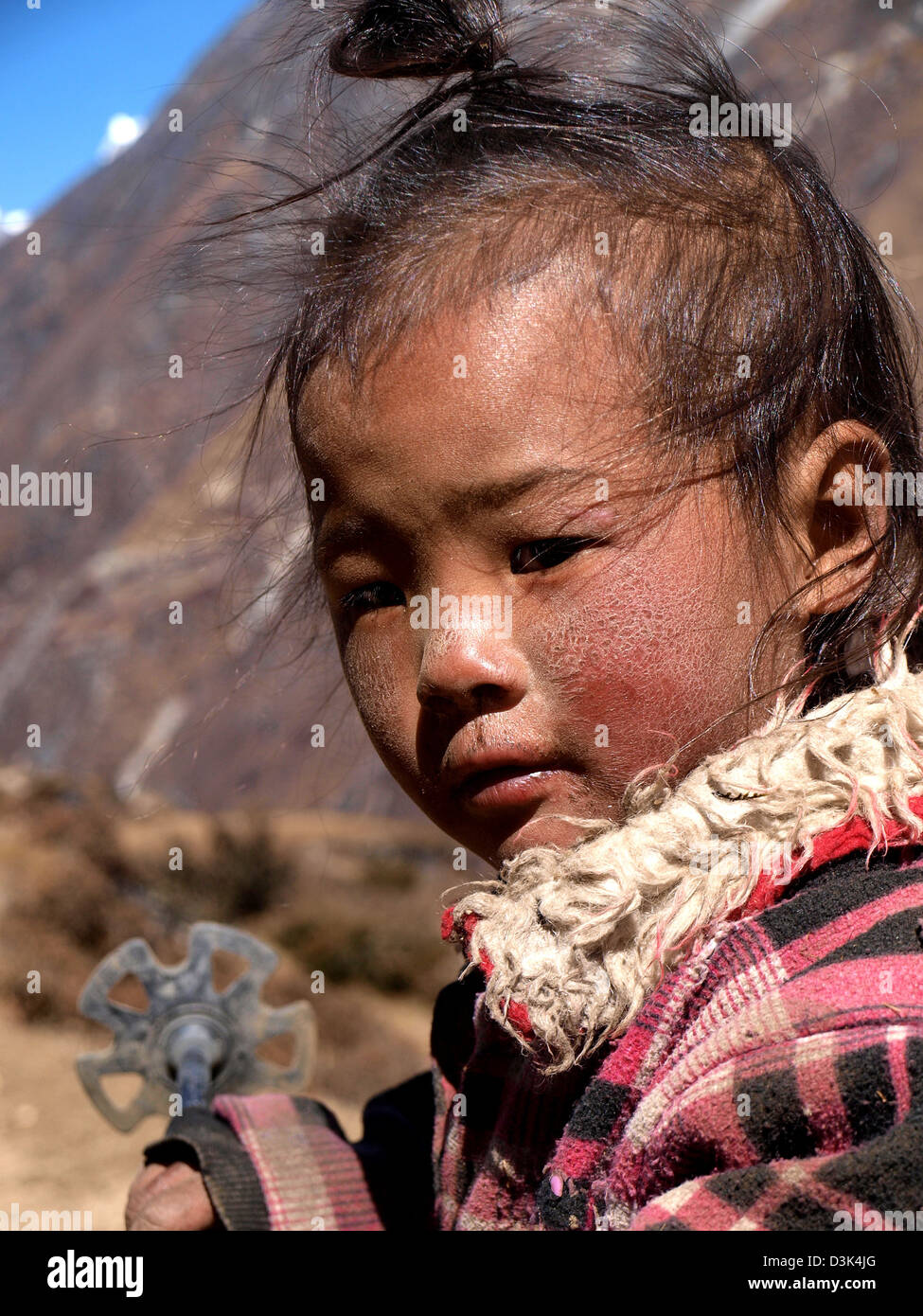 Nepalesische Sherpa Junge Madchen Solukhumbu Bezirk Purwanchal Nepal Himalaya Everest Region Stockfotografie Alamy