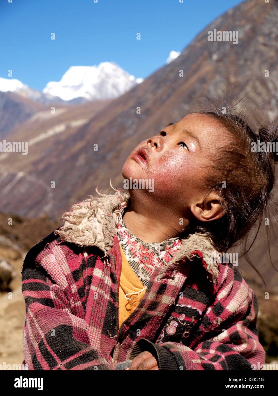 Nepalesische Sherpa Junge Madchen Solukhumbu Bezirk Purwanchal Nepal Himalaya Everest Region Stockfotografie Alamy