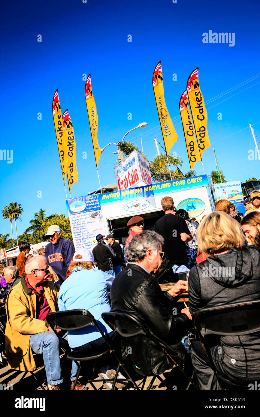 Crab Cakes zum Verkauf an der Cortez-Fisch-Festival-Florida Stockfoto