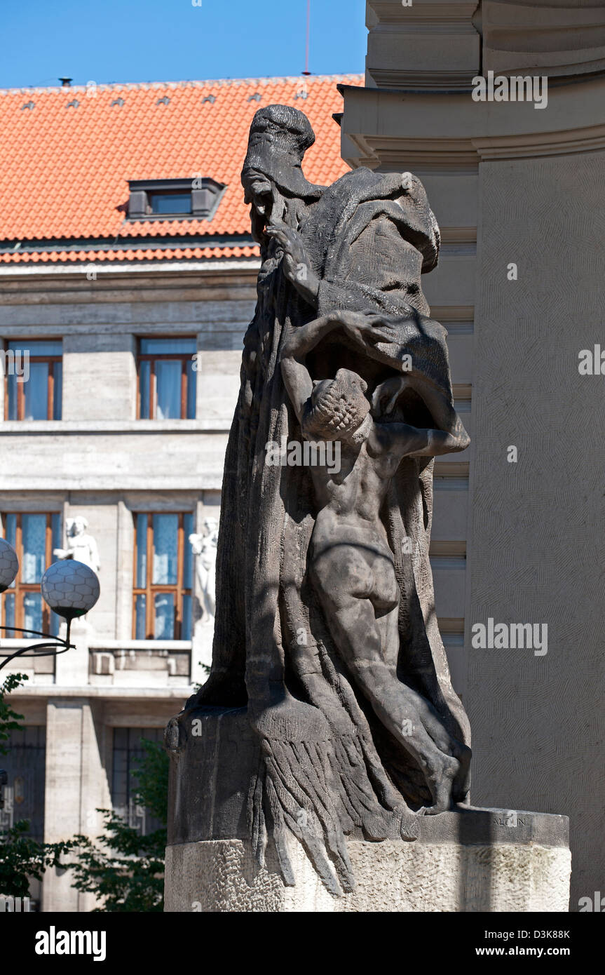 Skulptur von Rabbi Yehuda Loew in New City Hall in Prag Stockfoto