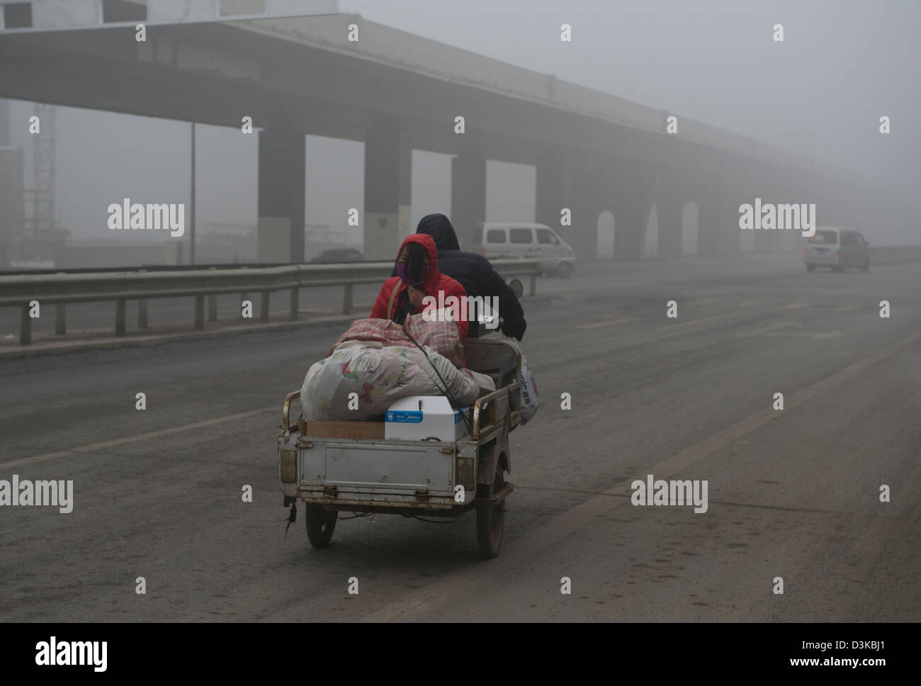 Dicker Nebel in Dezhou, Shandong Provinz, China. 17. Februar 2013 Stockfoto