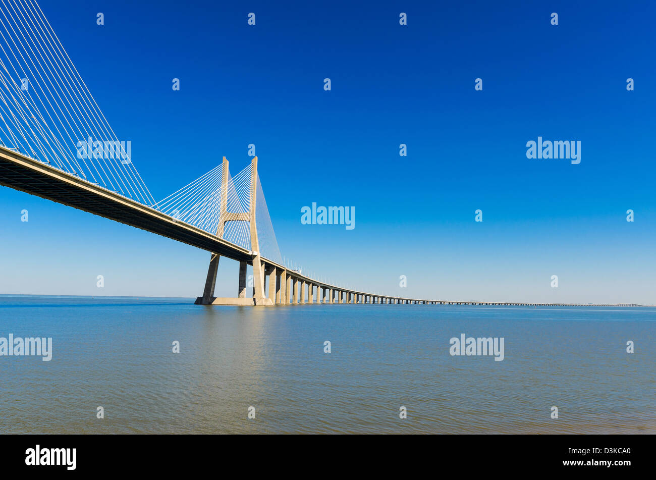 Vasco da Gama-Brücke in Lissabon, Portugal Stockfoto