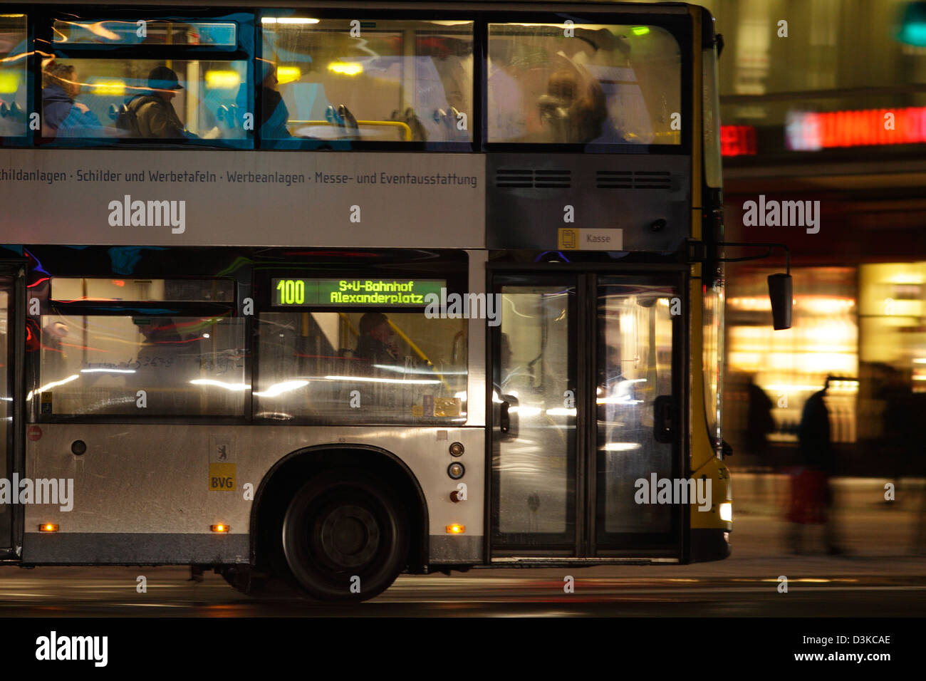 Bvg double decker -Fotos und -Bildmaterial in hoher Auflösung – Alamy