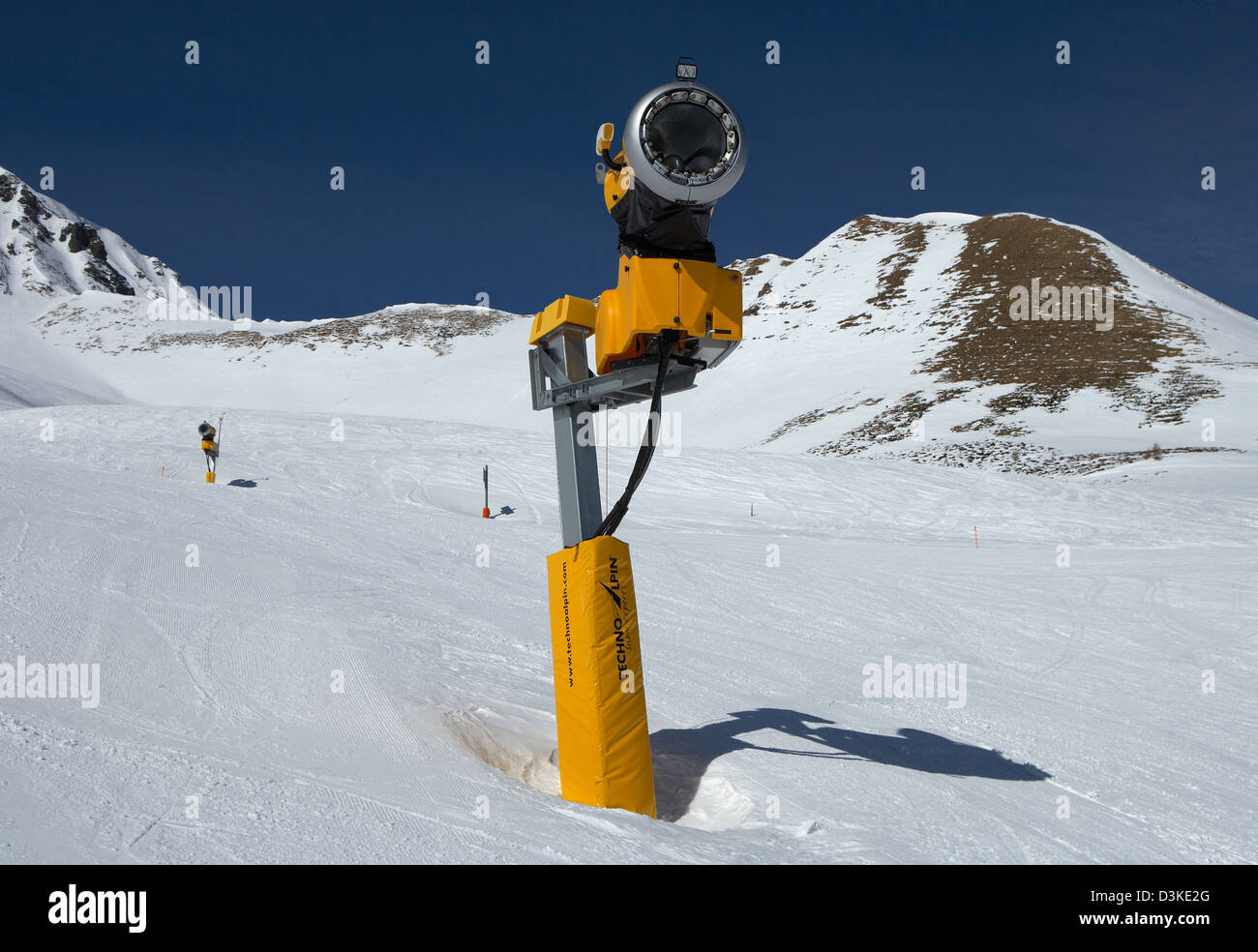 Valbella, Schweiz, eine Schneekanone im Resort Stätzertäli Stockfoto