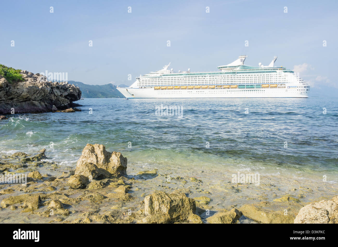 Labadee, Haiti, Kreuzfahrtschiff Explorer of the Seas nähert sich Andocken an Labadee, Haiti Stockfoto