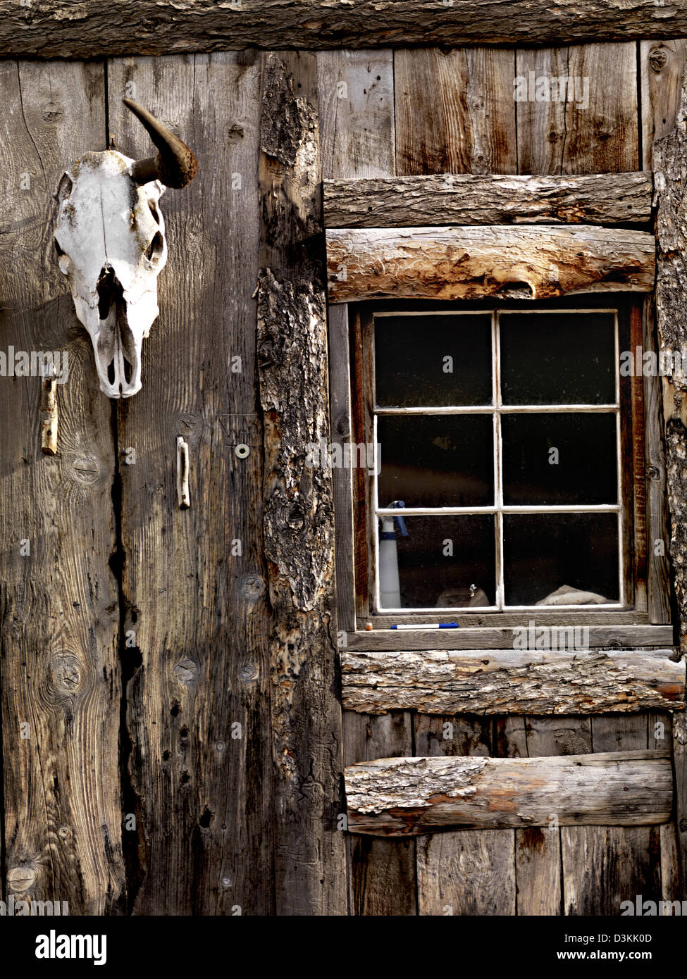 Fenster mit Schule, Blockhaus, Montana, USA Stockfoto