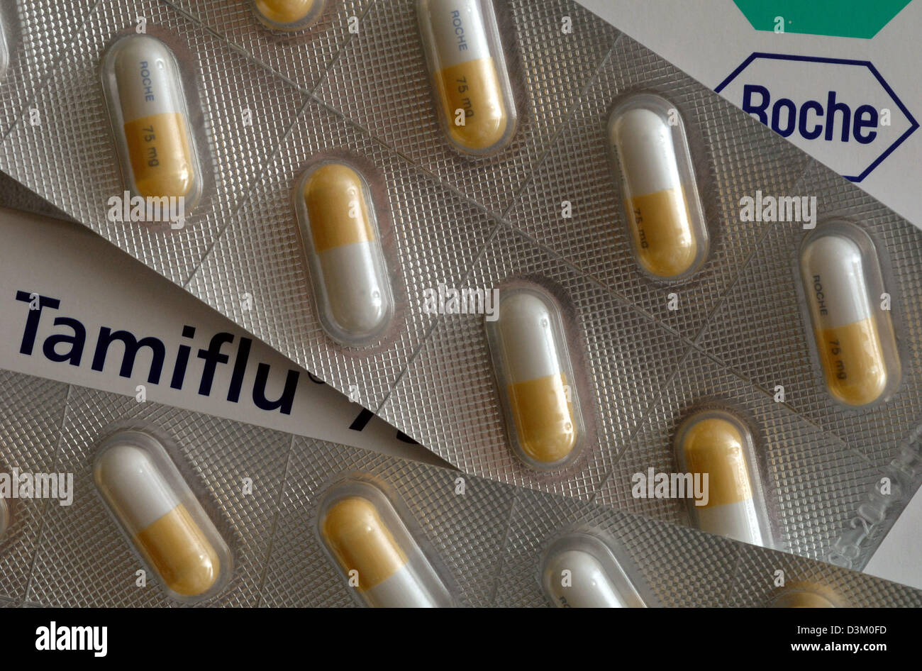 (Dpa) - das Bild zeigt das Grippe-Medikament "Tamiflu" des Schweizer Pharmahersteller Roche in Frankfurt Main, Deutschland, 14. Oktober 2005. Medikamente wie Tamiflu verhindern, dass Viren vermehren. Experten gehen davon aus, dass Medikamente wie Tamiflu bald bei einer Welle von Grippe verkauft werden würde. Foto: Boris Roessler Stockfoto