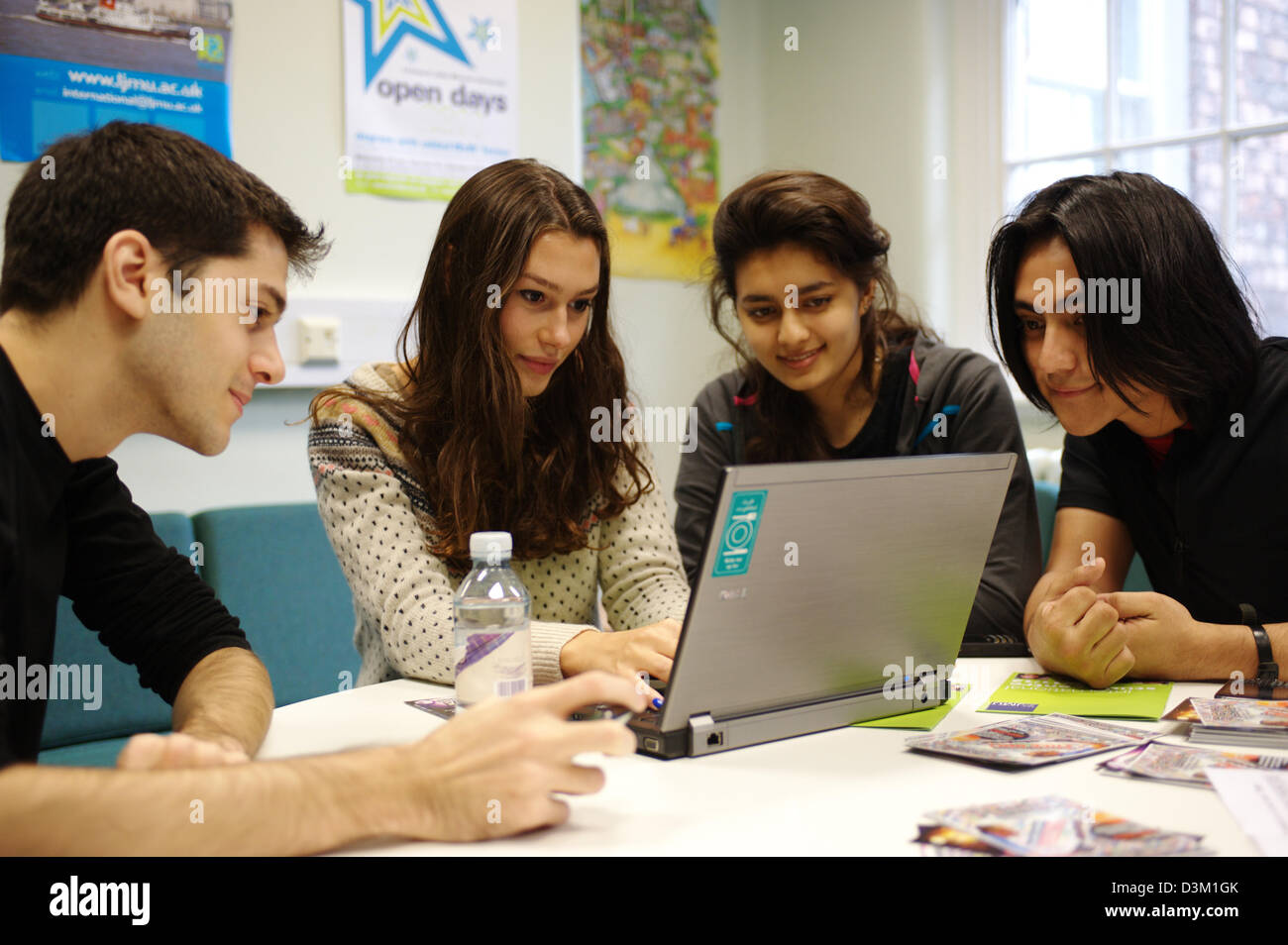 Eine Gruppe von internationalen Studierenden an der britischen Universität Stockfoto