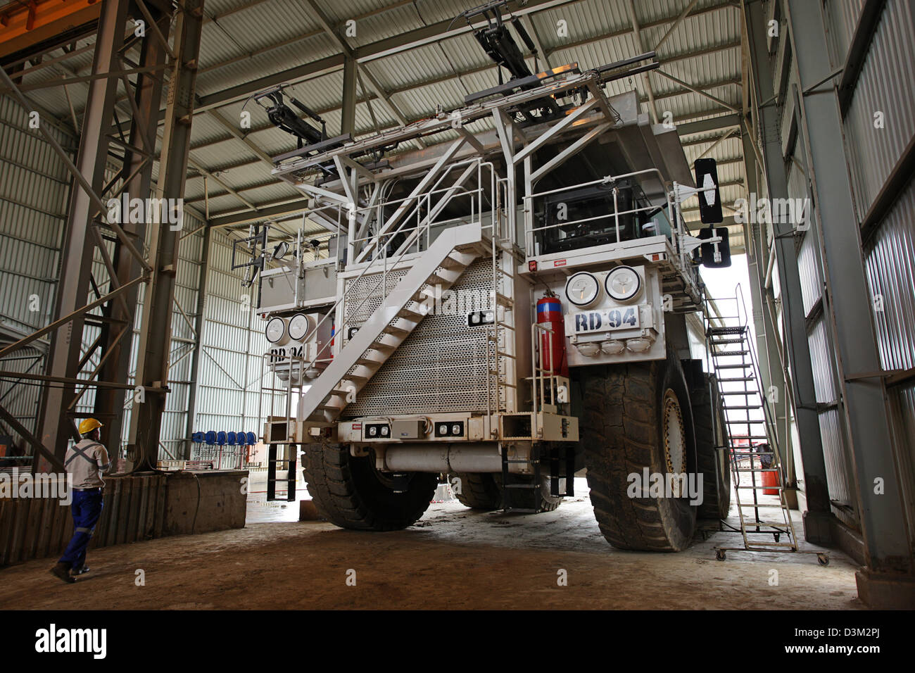 FQM Kupfer Bergbau große Beute LKW geparkt Stockfoto
