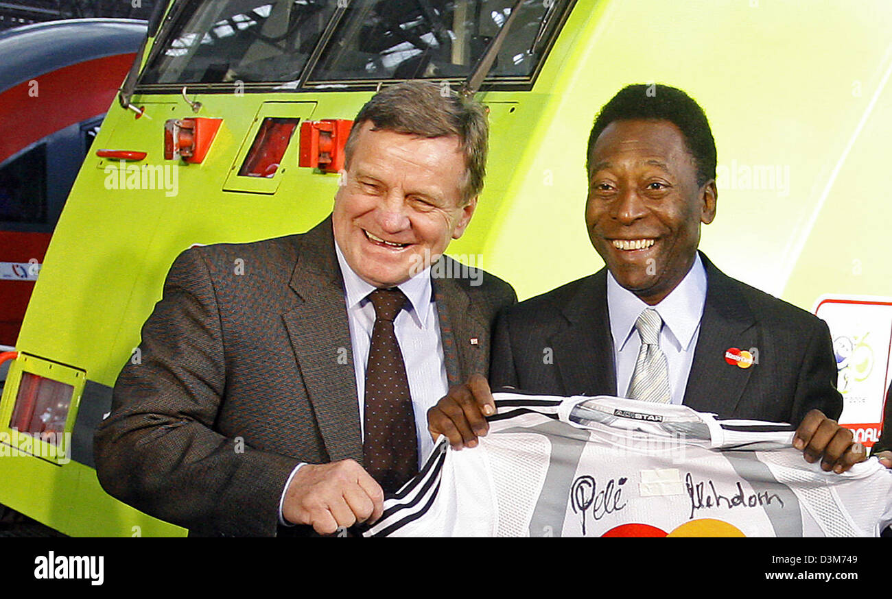 Brasilien-Trikot signiert von Fußball-Legende Pelé