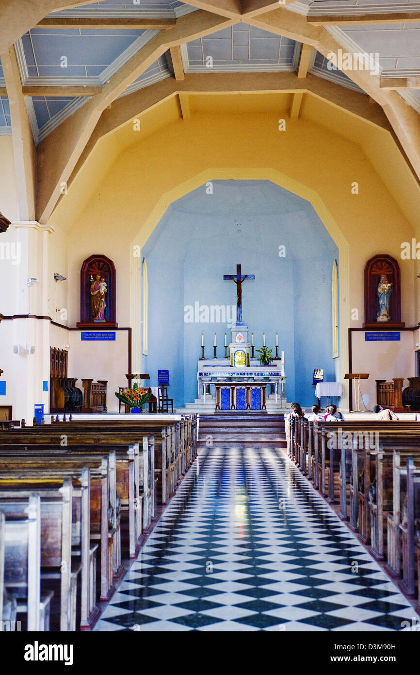 Innen-Kirche in Berg Stadt Cilaos Caldera oder Cirque (Höhe 1214m), auf der französischen Insel La Réunion, Indischer Ozean. Stockfoto