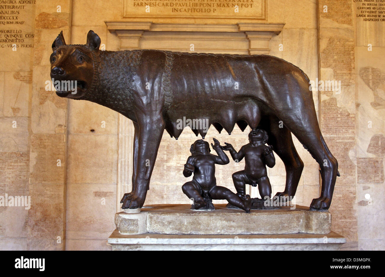 Die Skulptur des Wolfes Fütterung die Zwillinge Romulus und Remus, abgebildet im Kapitolinischen Museum in Rom, Italien, 3. Januar 2006. Laut der Legende von Romulus und Remus, die Söhne von Rea Silvia und Krieg Gott Mars, waren gestrandet am Fluss Tiber und durch den Wolf gerettet. Der Name der Stadt wird von ihrem Gründer Romulus Rom ableiten. Foto: Lars Halbauer Stockfoto