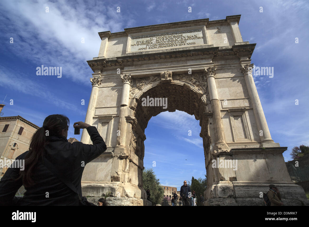 Bogen von Titus im Forum in Rom die älteste erhaltene Bogen in Rom zeigt die Plünderung Jerusalems Stockfoto