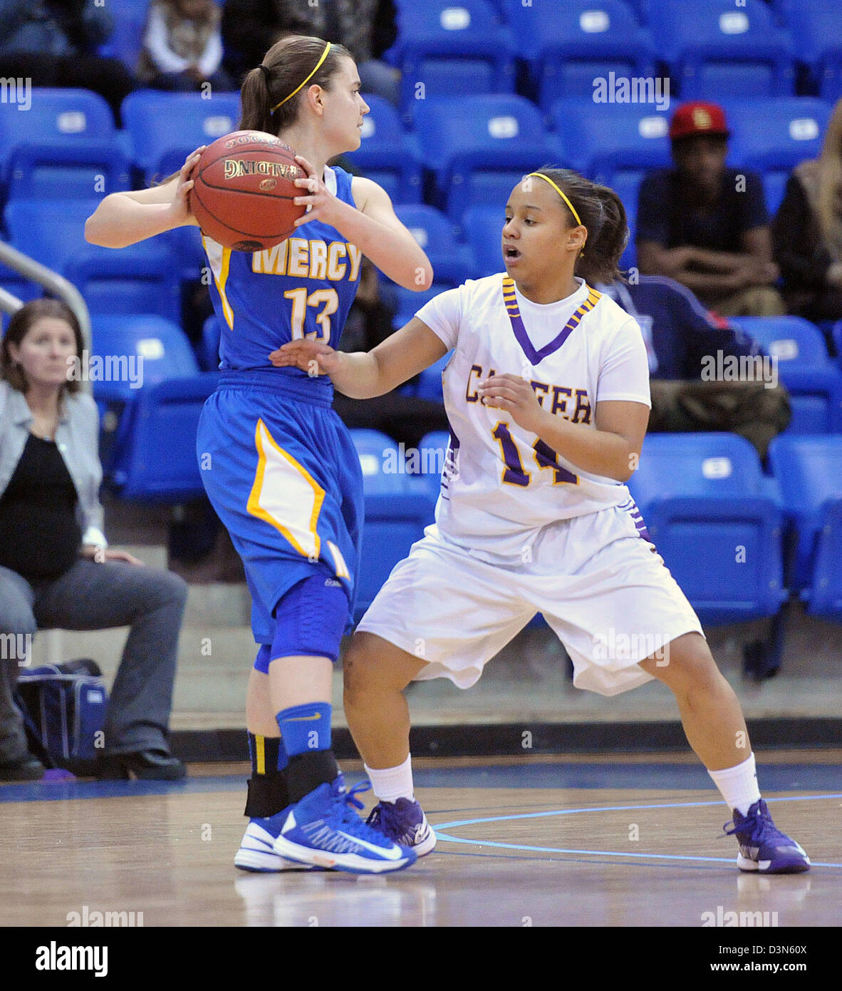 Meisterschaft Mädchen High-School-Basketball-Spiel in CT USA Stockfoto