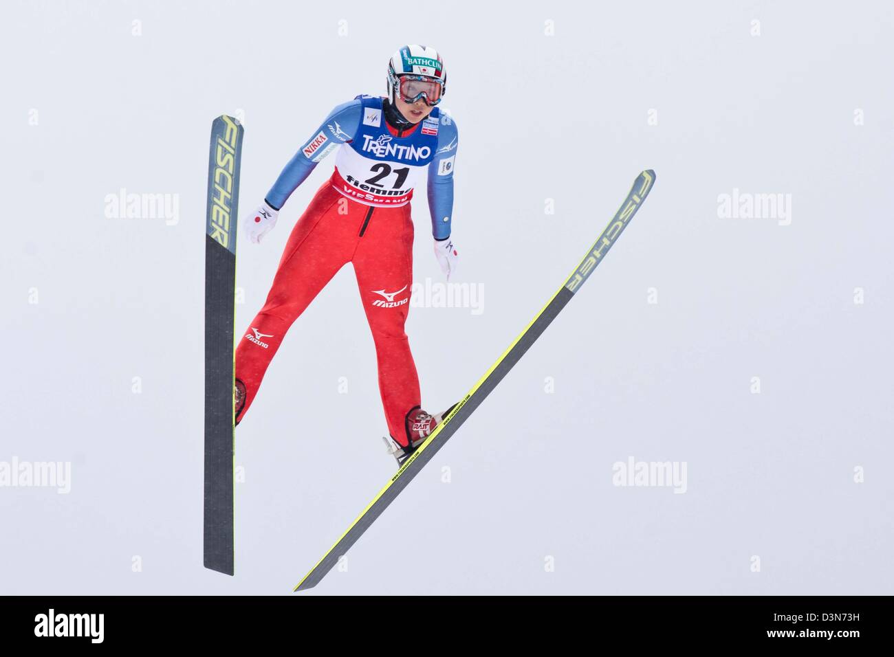 München Hirayama (JPN), 21. Februar 2013 - Skispringen: FIS Nordischen Ski Weltmeisterschaften 2013 Frauen offizielles Training in Predazzo Skisprung Stadion, Val di Fiemme, Italien. (Foto von Enrico Calderoni/AFLO SPORT) Stockfoto