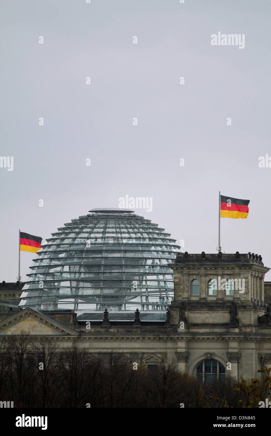 Berlin, Deutschland, schlechtes Wetter über den Reichstag Stockfoto