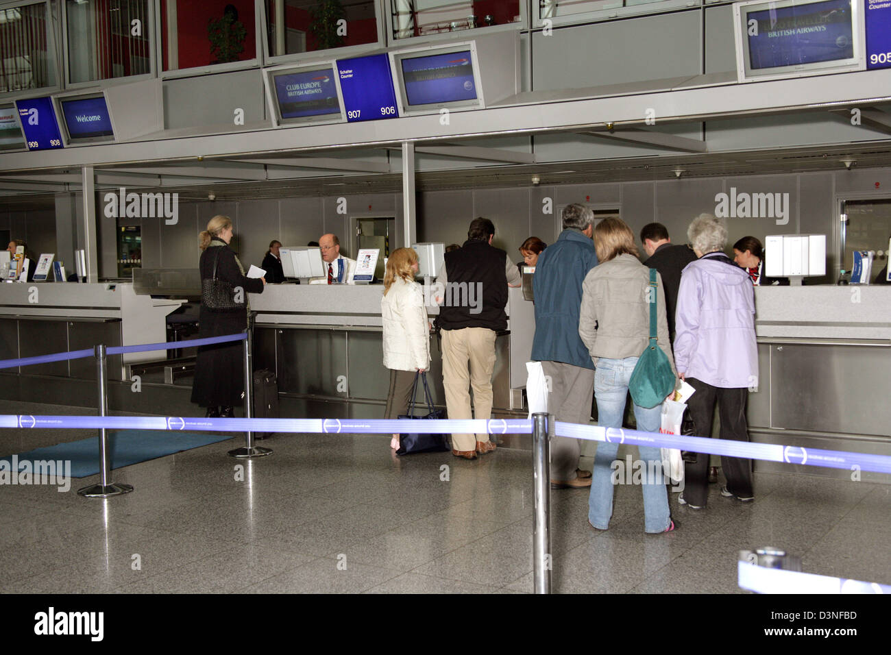 Tuifly Check-in Schalter Frankfurt Terminal 2 www.alamy.de