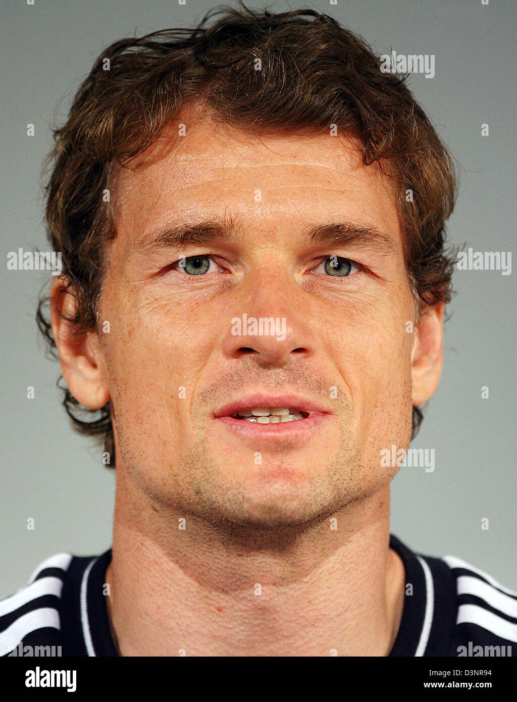 Fußball-Torhüter Jens Lehmann spricht während einer Pressekonferenz in Berlin, Donnerstag, 22. Juni 2006. Deutschland steht vor den Schweden in die Runde der letzten 16 in München am Samstag, 24. Juni 2006. Foto: Michael Hanschke Stockfoto