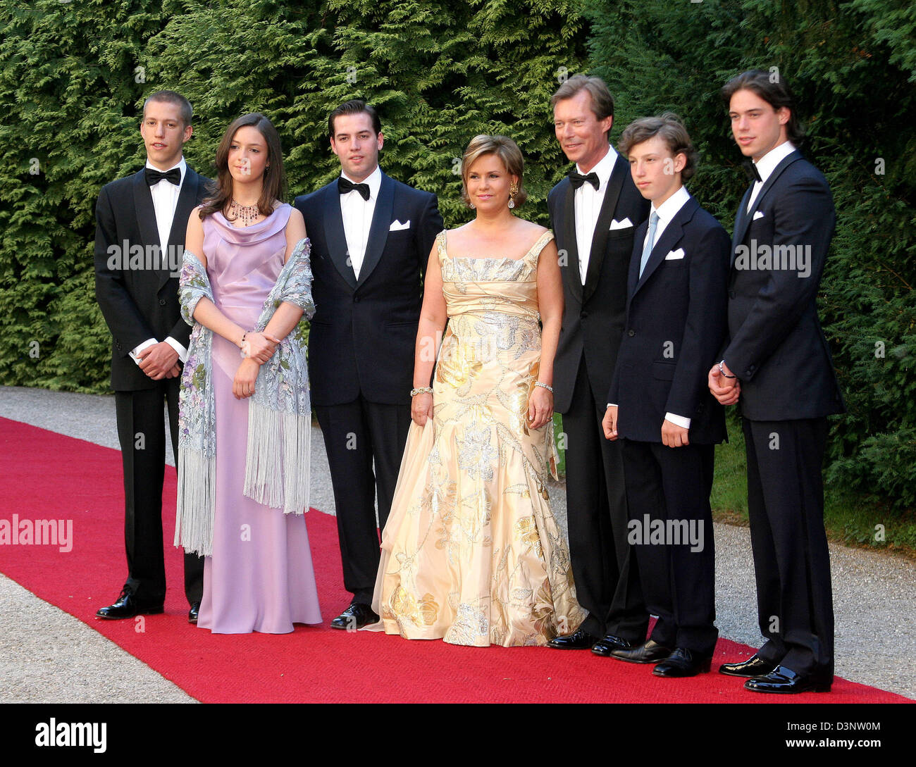 Großherzogin Maria Teresa, Großherzog Henri und ihre Kinder (LR