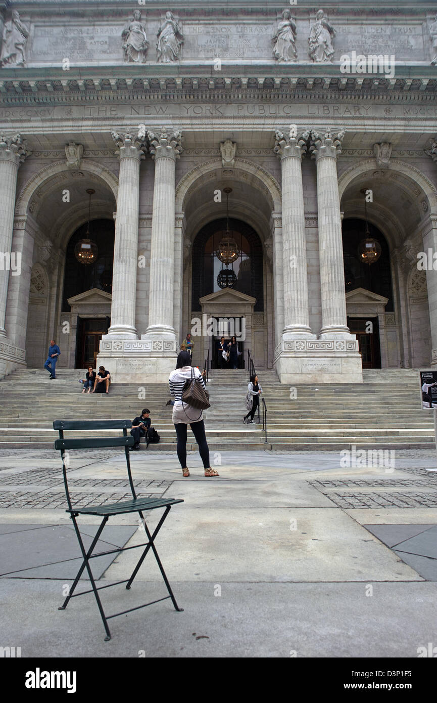 Der Eingang und Vorplatz des New York City Public Library Main-Verzweigung in Manhattan New York, NY. Stockfoto