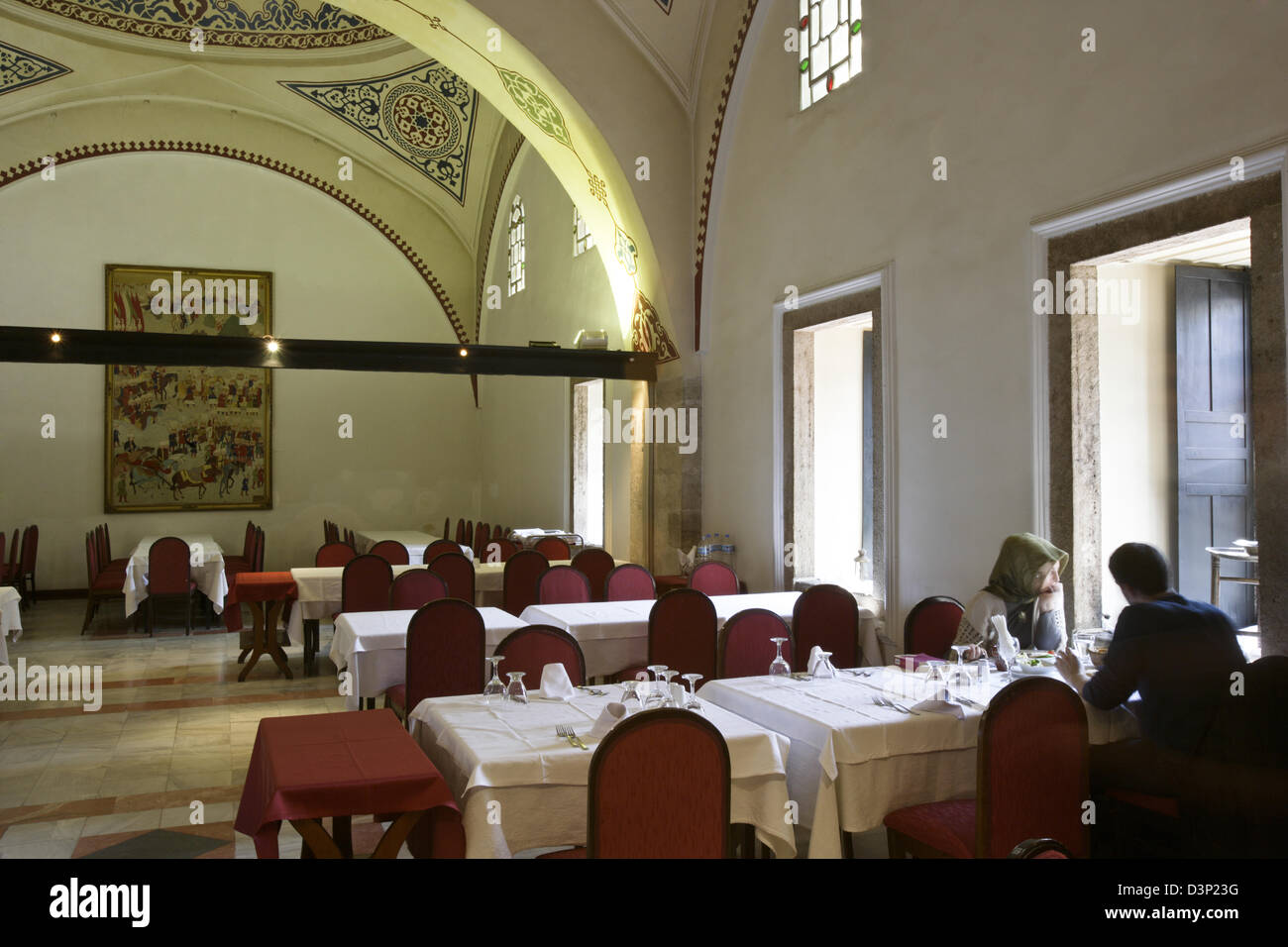 Junge türkische paar im Daruzziyafe Restaurant, Istanbul, Türkei Stockfoto