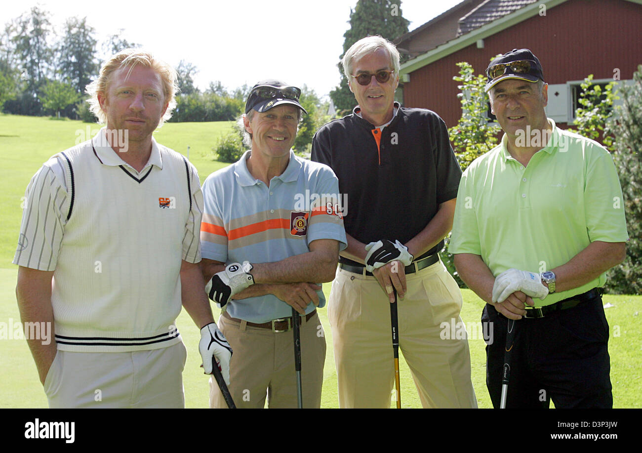 (L-R) Deutsche Tennislegende Boris Becker, Schweizer ehemaligen Ski pro Bernhard Russi, Schweizer UNO-Sport Botschafter Adolf Ogi und Schweizer Verleger Michael Ringier Pose am Lucerne Festival Golf Trophy 2006 in Luzern, Schweiz, Freitag, 25. August 2006. Deutsche star-Geigerin Anne-Sophie Mutter und Boris Becker trat ihre Bemühungen am Lucerne Festival Golf Charity. Die Einnahmen der t Stockfoto