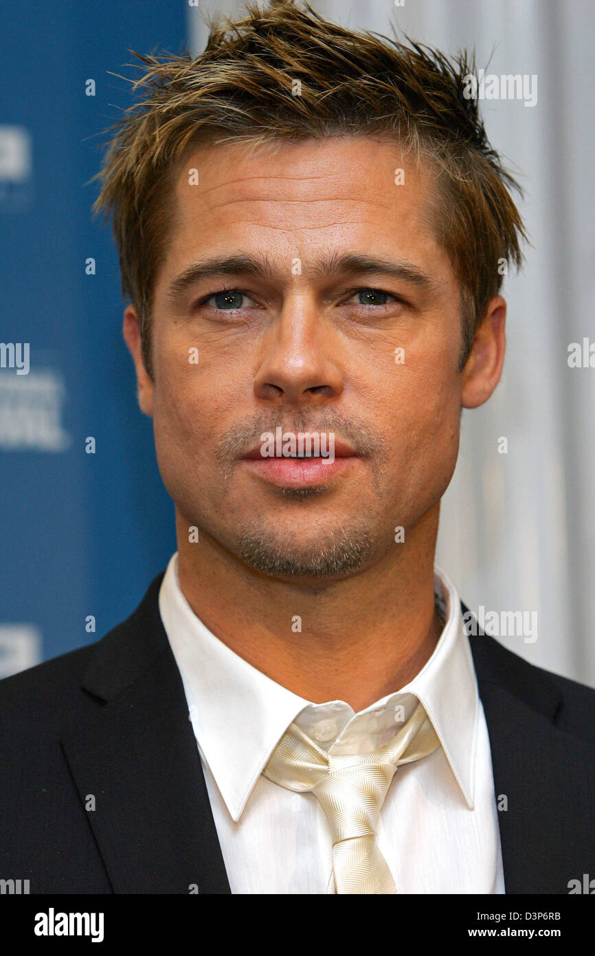 US-Schauspieler Brad Pitt besucht eine Pressekonferenz für seinen neuen Film "Babel" auf dem International Film Festival in Toronto, Kanada, Sonntag, 10. September 2006. Foto: Hubert Boesl Stockfoto