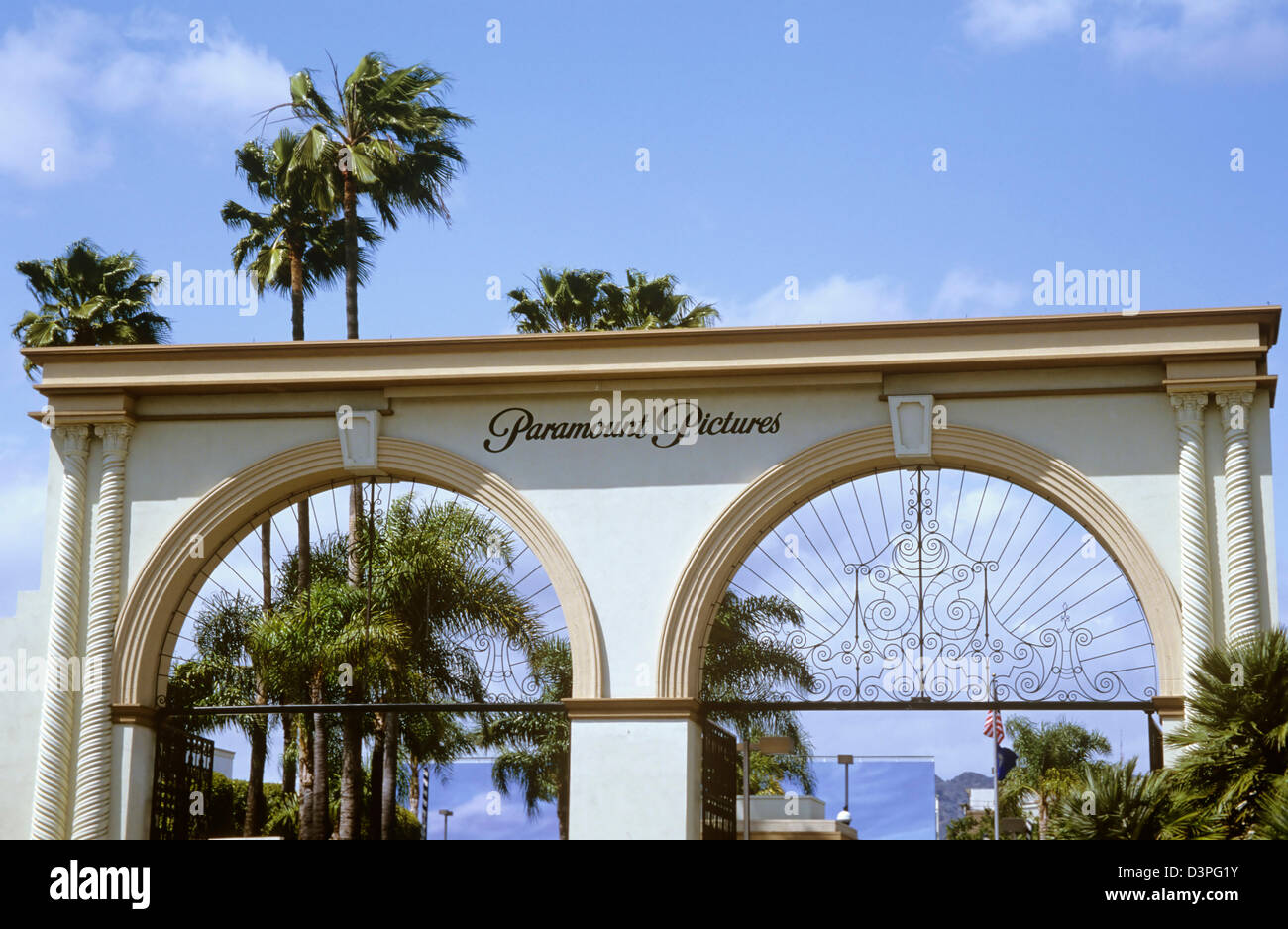 Die weltberühmte Tore von Paramount Pictures in Hollywood, Kalifornien, USA. Stockfoto