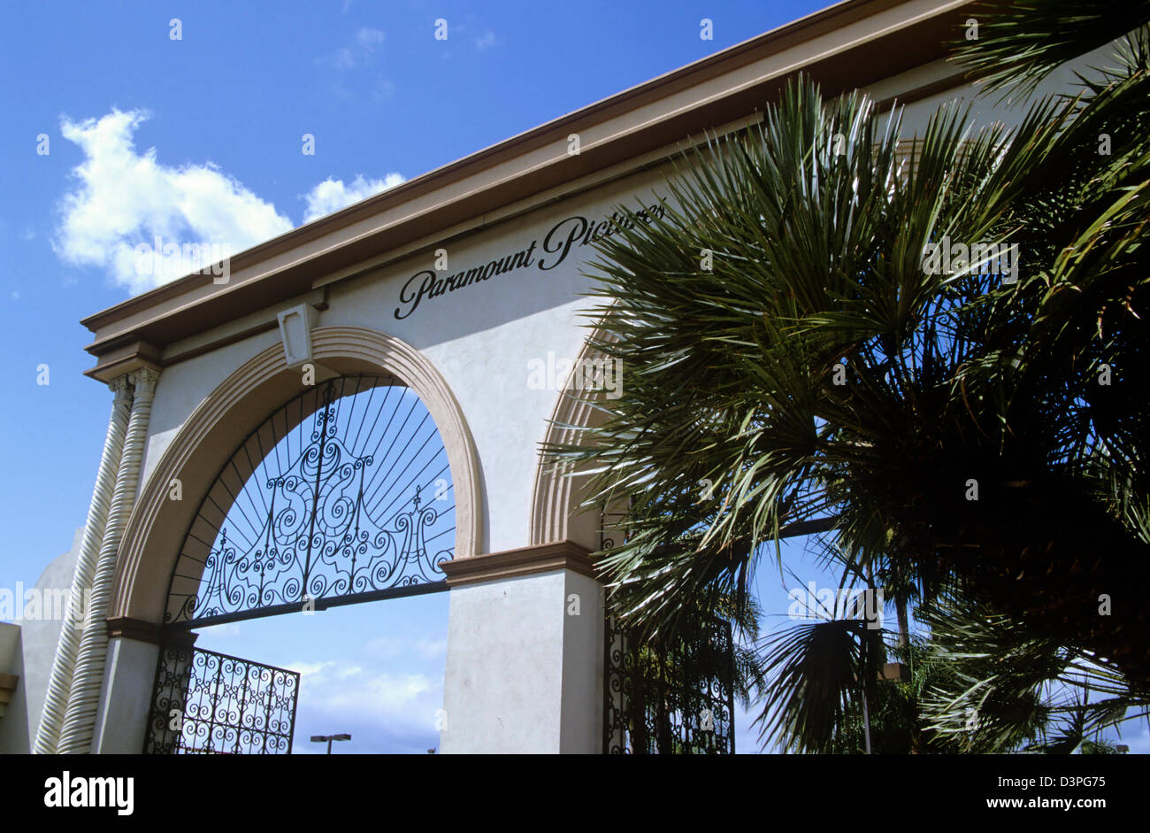 Die weltberühmte Tore von Paramount Pictures in Hollywood, Kalifornien, USA. Stockfoto