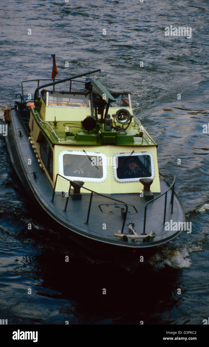 Berlin, DDR, Grenze Kontrolle Boot auf der Spree Stockfoto