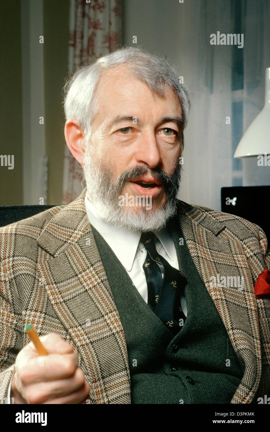 J.P.Donleavy, Autor, geboren 1926, im Raum schreibt er in seinem Zuhause, Levington Park, in der Nähe von Mullingar, Irland. Stockfoto