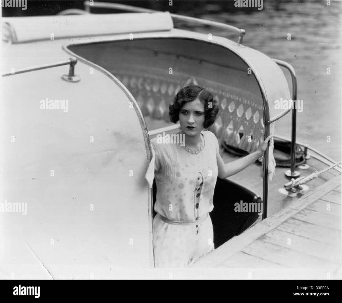 Dieses historische Bild zeigt einen Stummfilmstar in San Diego, der die Rolle der Stadt in der frühen Filmproduktion und ihre Verbindung zur Unterhaltungsindustrie festgehalten hat. Stockfoto